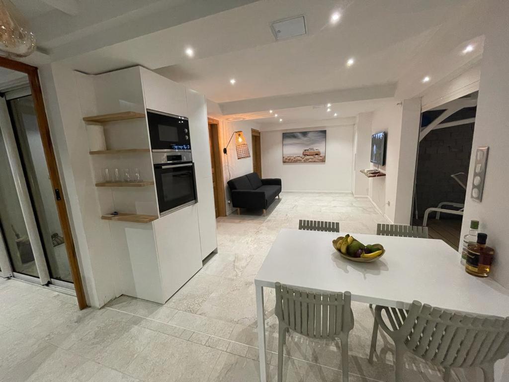 Les Appart Villa Sunbay Caraibes Avec Piscine Privative Vue Mer Et Montagne Le François Exteriör bild