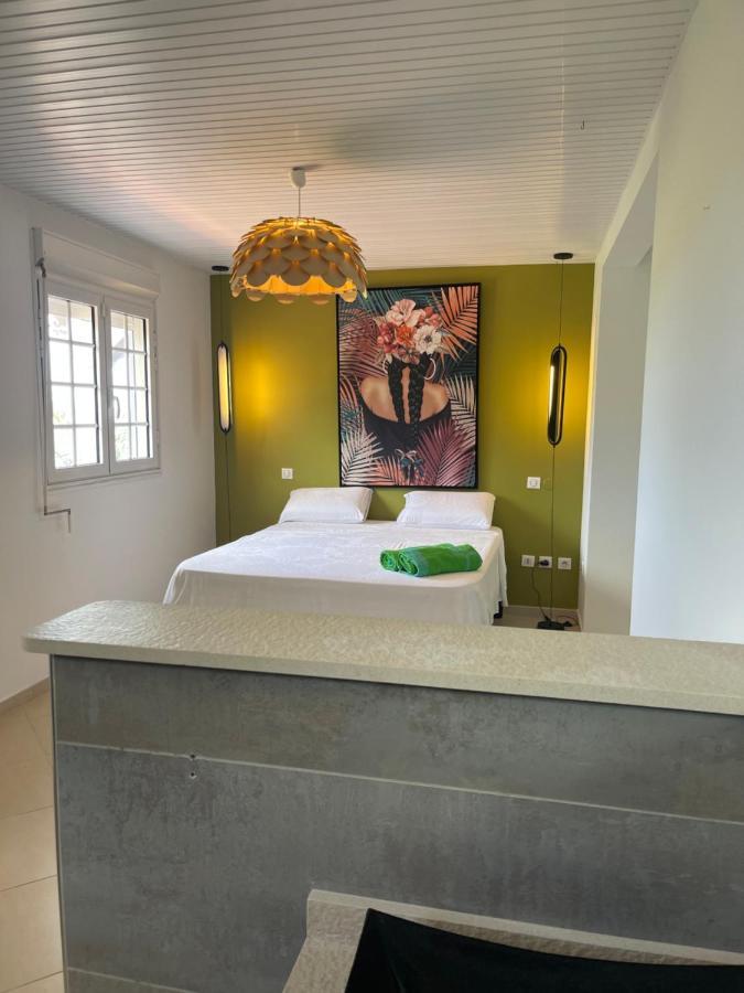 Les Appart Villa Sunbay Caraibes Avec Piscine Privative Vue Mer Et Montagne Le François Exteriör bild